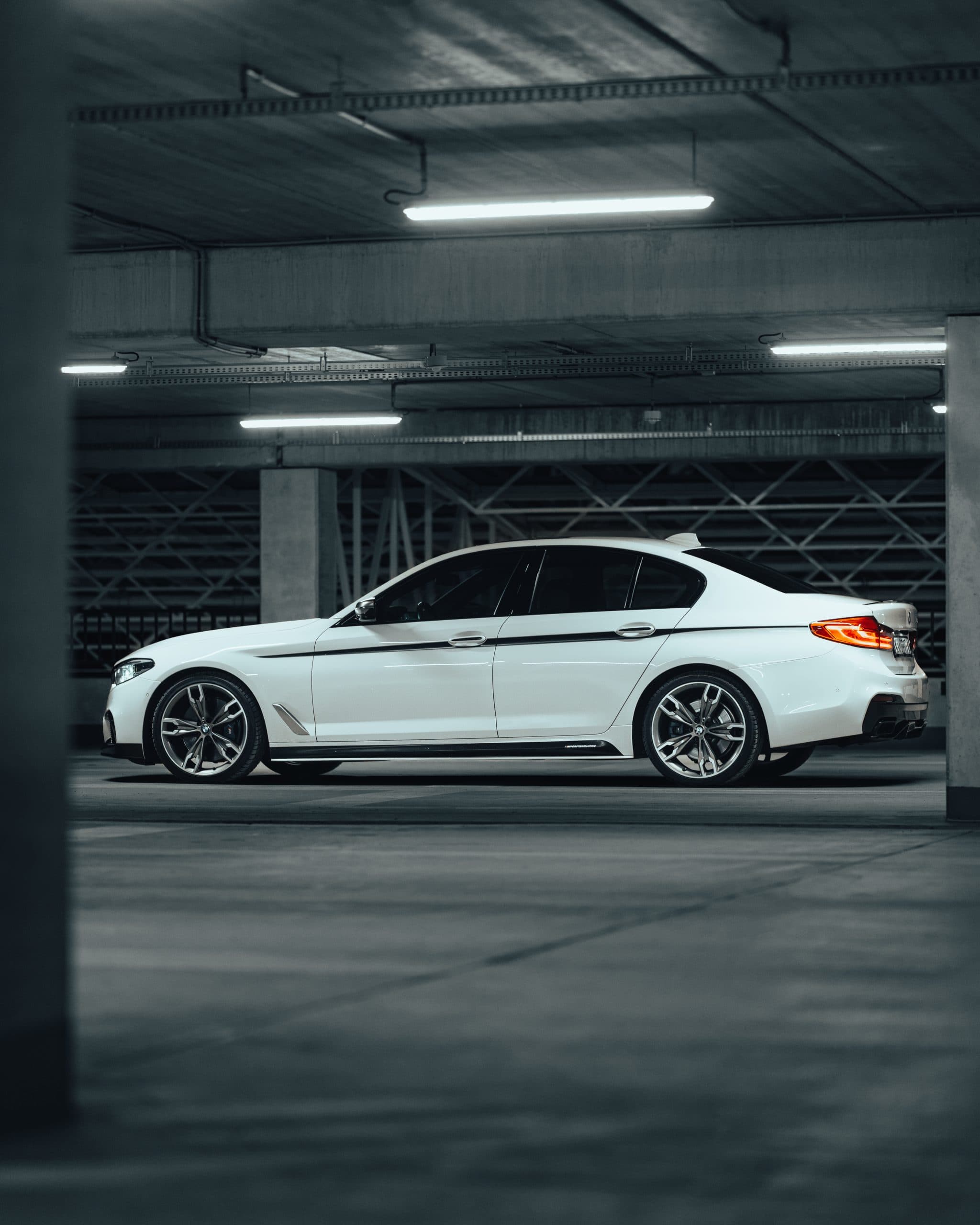 BMW M550i 700 KM - zdjęcie 5