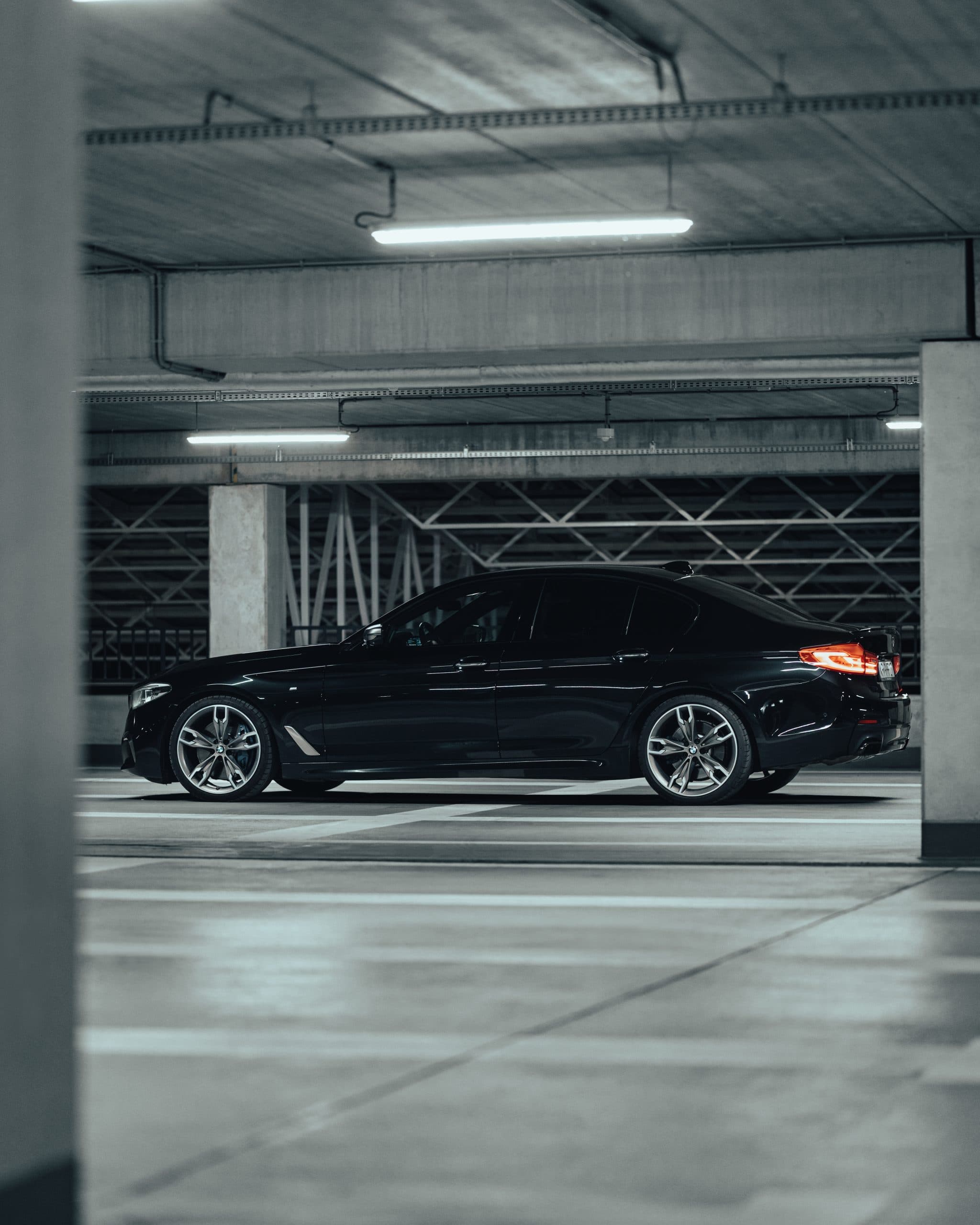 BMW M550i - zdjęcie 2